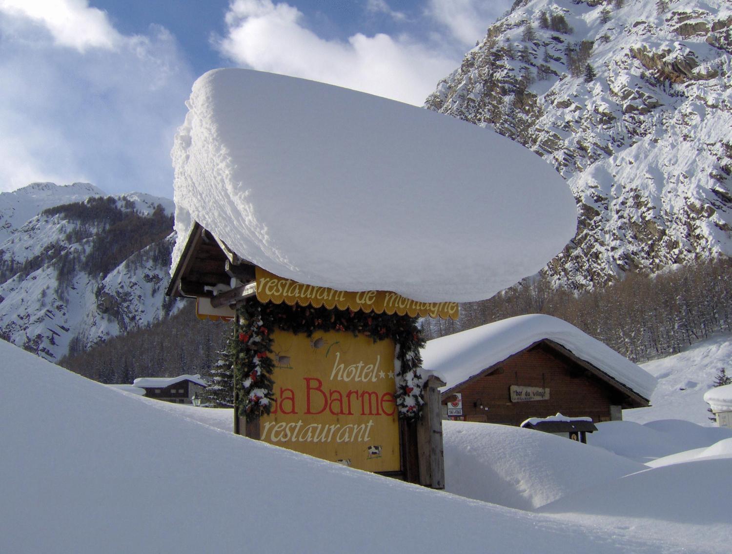 Hotel Restaurant La Barme Cogne Exterior photo