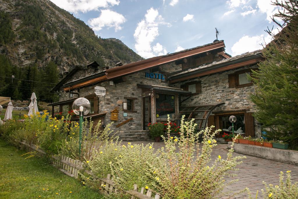 Hotel Restaurant La Barme Cogne Exterior photo